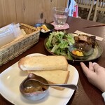 ジャム cafe 可鈴 - 【週替わりランチ(1,050円)】娘はパンでいただきました。