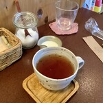 ジャム cafe 可鈴 - 【食後のドリンク】ホット紅茶(ミルクティーで)