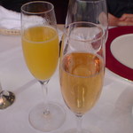 シェ・コーベ - キールアンペリアルとノンアルコールカクテル