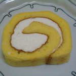 洋菓子のまめの木 - ロールケーキカット
