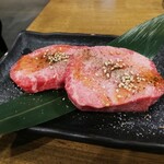 Yakiniku Tombi - 極み厚切りタン塩
