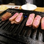 Yakiniku Tombi - 極み厚切りタン塩←店員さんが切ってくれます