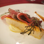 マゼランズ - 毛和牛のロースト、マルサラソース