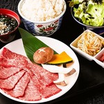 和牛焼肉と本場韓国料理 焼肉市場 - 