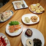 洋惣菜 亀洋 - 盛り付けの一例