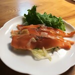 洋惣菜 亀洋 - 金華サーモンとフルーツジュレのサラダ✨