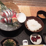 産直さばと青魚 伏見あおい - 長崎ハーブ鯖刺身定食１，６００円（税込）