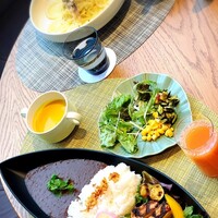 MIDO RESTAURANT PIC NIKA - 