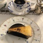 コーヒーパーラー ヒルトップ - チーズのタルトと水出しコーヒーで1,210円