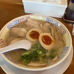 黒田屋 - チャーシューメンと、煮卵トッピング
