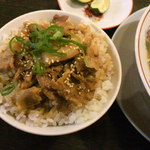 阿波屋 - 肉のせ飯300円