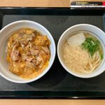 Nakau - 炭火焼き親子丼（並）＋はいからうどん（小） ¥690