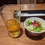 Gin Khao - セットのサラダとジャスミン茶（飲みかけではないです）