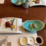 和匠よし乃 - お造り　伊勢海老、虎魚と芽葱　三杯酢、岩塩、たまり醤油で