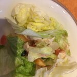 サイゼリヤ - チキンとブロッコリーのサラダ