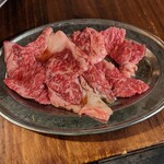 ホルモン青木 - 切り落としカルビ（680円＋税）