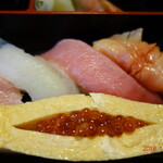 Kou zushi - イカ、中トロ、赤貝、玉子＆いくら
