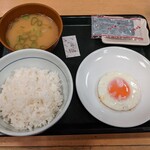 なか卯 - 目玉焼き朝定食、豚汁変更（340円）