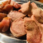 焼肉・ホルモン 名嘉真 - 