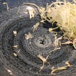 馬酔木 - キャベツを殆ど頂いた後のお皿です。余分な水分が出ていない。しかし、キャベツのパサパサ感は無い。”０”