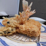 馬酔木 - Side View：海老フライ、海老というより鯱です。