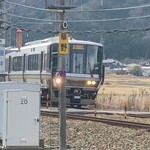 レストイン　デカンショ - 線路の近くの席に初めて座りました。