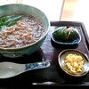 めはり本舗 三軒茶屋 - 料理写真:にく蕎麦 税込1100円と辛口赤めはり 税込220円