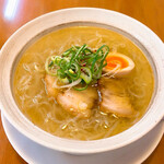 Menittetsu - 黄金の塩ラーメン760円こんにゃく麺に変更