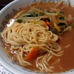 はるな庵 - ちょうど良く茹でられた中細麺。