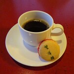 望洋樓 - 朝：コーヒー、（夜食に出た）ピエールマルコリーニのマカロン