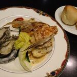 ステーキ・洋食のTANTO屋 - 鯛と魚介のポワレ　2019.12