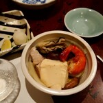 山葵 - 寄せ鍋(牡蠣、海老白菜、椎茸、しめじ、豆腐、鶏肉etc.)
