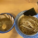 Aburasoba Miyaji - 特濃魚介系つけ麺　味玉　焼き豚入り　1130円
                      写真は麺大盛り
