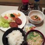 ハチロー - カニクリームコロッケ定食