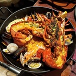 俺のスパニッシュ - オマール海老まるごと一匹パエリア　990円