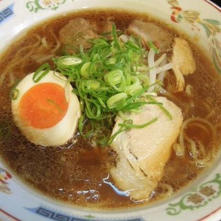 つちのこ - しょうゆラーメンは単品だと５００円です