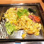 센노 다이도코로 히사이점 - 和牛ガーリックチャーハン