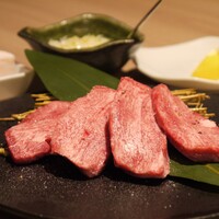 近江うし 焼肉 にくTATSU 青山本店 - 