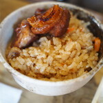 ろばたやき山ろく - 地鶏を乗せて