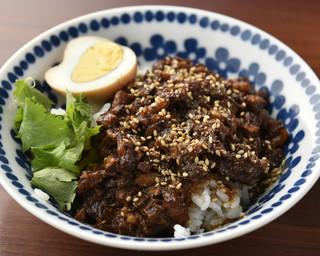 h San Cha Jakki Shou Rompou - 台湾グルメのルーロー飯