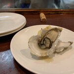 Yukiontoko - 恒見産一粒牡蠣、蒸し