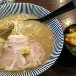 Yaki Miso Ramen Yadoya - 味噌らーめん 800円、八堂八海宝漬け 500円、土日計30食の週末限定飯になります