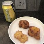 Plaza Premium Lounge - 甘いモノとトニックウォーター♪