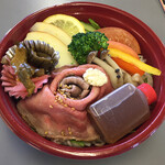 割烹　若鮨 - ローストビーフ丼（税込1,100円）