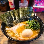 家系ラーメン クックら - 愛情たっぷり(￣∇￣ﾉﾉ"ﾊﾟﾁﾊﾟﾁﾊﾟﾁ!!ラーメン並o(〃^▽^〃)oあははっ♪