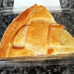 マミーズ･アン･スリール - アップルパイ(大ホール1/6カット)1カット ¥475