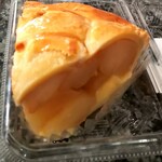 マミーズ･アン･スリール - アップルパイ(大ホール1/6カット)1カット ¥475