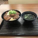 カルビ丼とスン豆腐専門店 韓丼 - 上ハラミ丼。
            旨し。