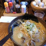 白樺山荘 - 料理写真:一番人気の味噌ラーメン