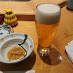 塩竈 すし哲 - 最初の一杯、生ビールとお通しの塩辛